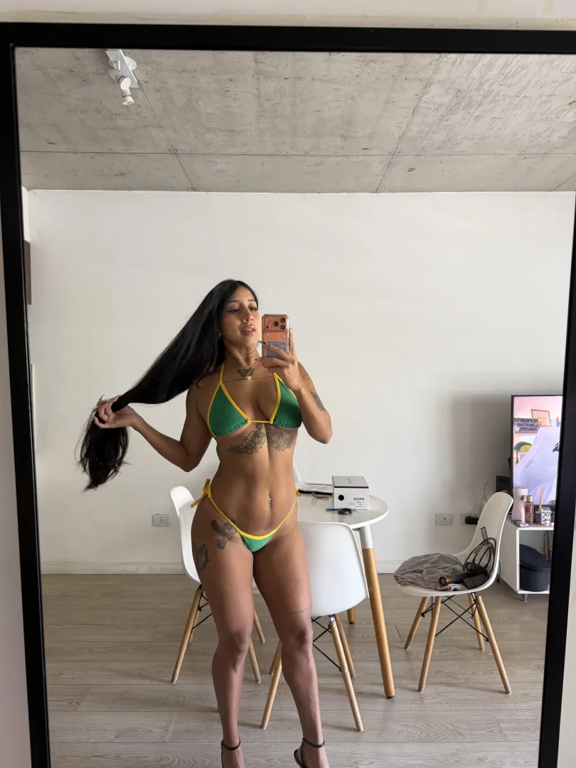 your hot brunette is waiting for u !! hurry up and suscribe