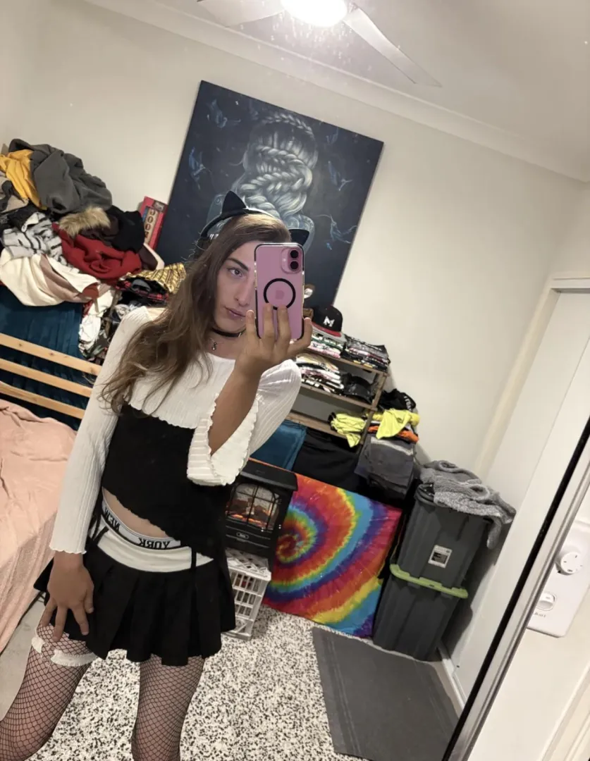 21 femboy m doing meets all day hmu to get drained