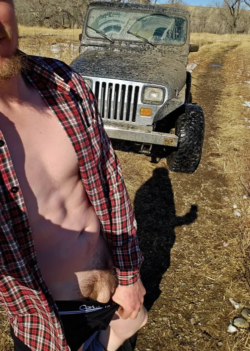 Come help me wash the jeep