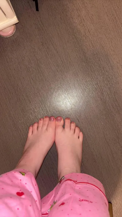 Do you like worshipping my feet?