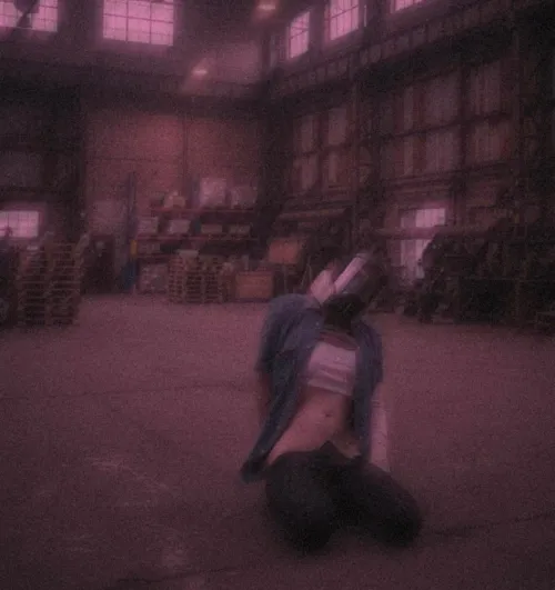 Ellie needs a rest after traveling for so long… if only there was someone to help deliver some well deserved relaxation (Me)