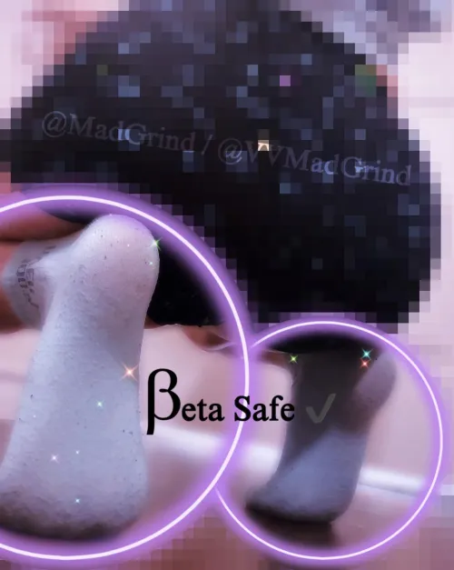 Isn’t it funny how these match my boxers but you can barely tell through the pixels? 