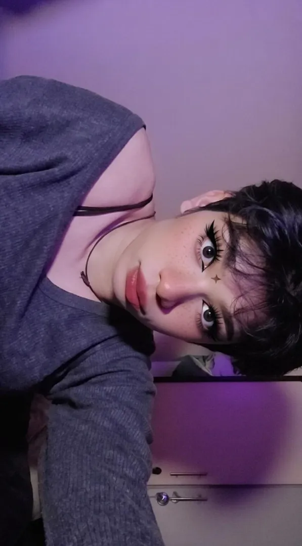 Makeup day by day (want to be a girlfriend already )