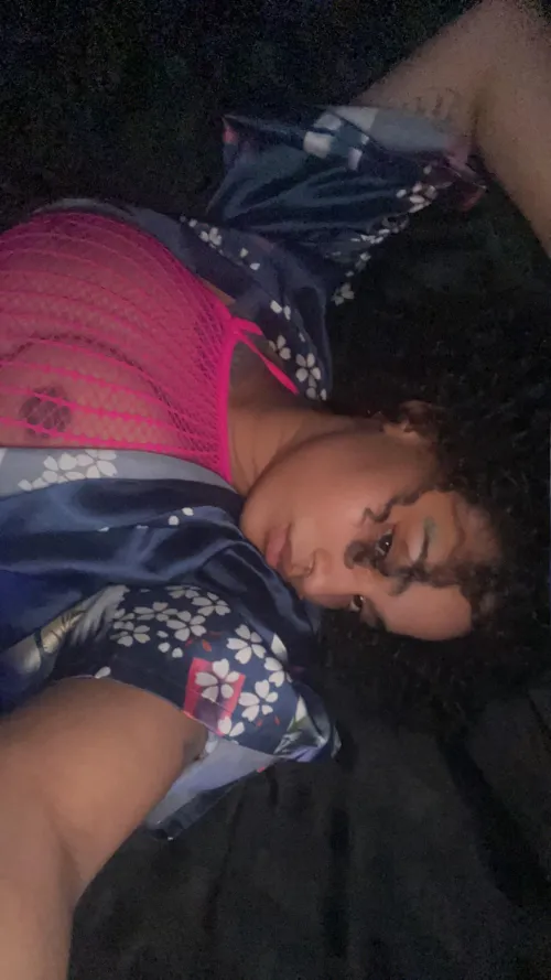 Whose free I want my pussy ate DM me I’m available until 5:30pm