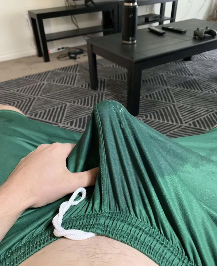 Any bros like busting in bball shorts