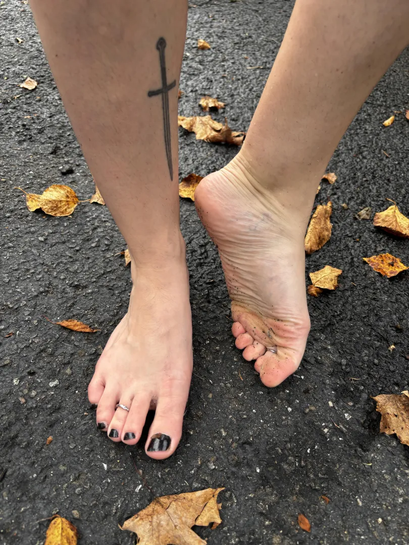goth toes