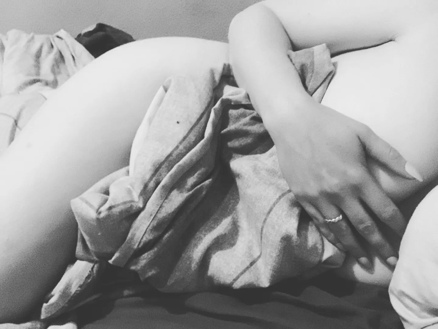 It’s raining outside, so we stay in bed with a hotwife