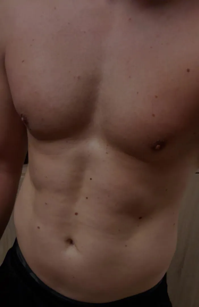 M31 Bi sportlicher Sub sucht online Dom / Domme