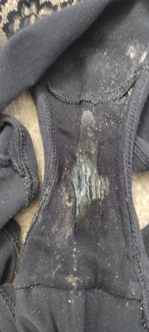 Still wet & smell of pussy 