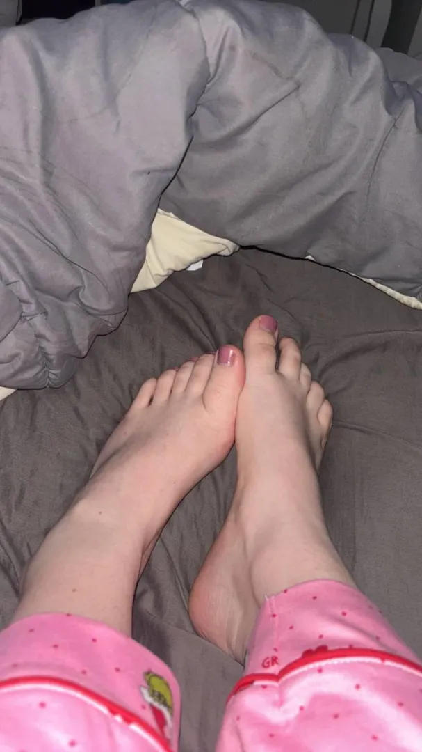 Who here likes bare feet?