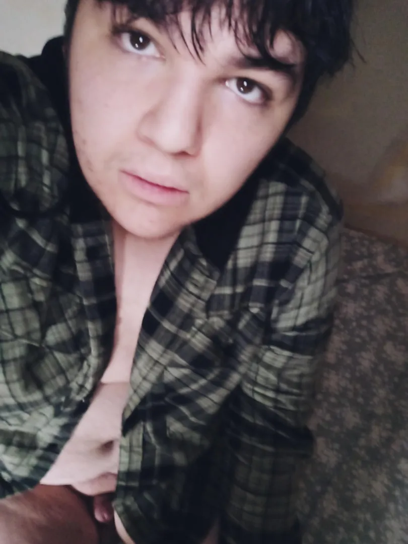 [ 23, (location) Texas ] Do I look like a chubby vampire?