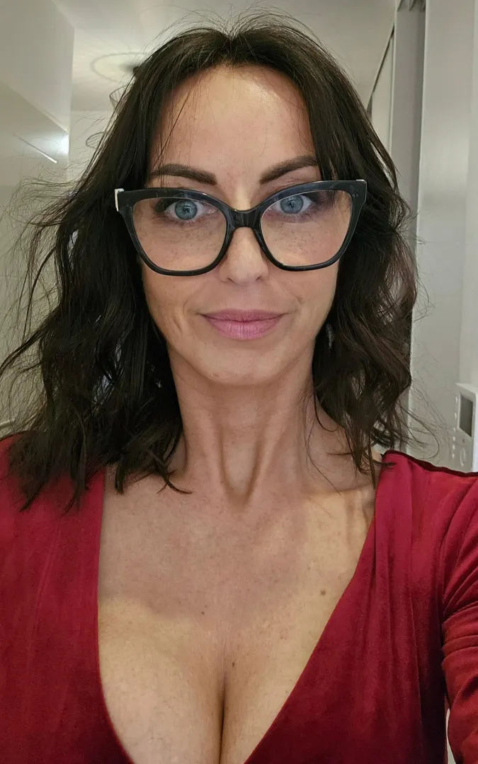 Are older woman just like me attractive to you ? ❤️