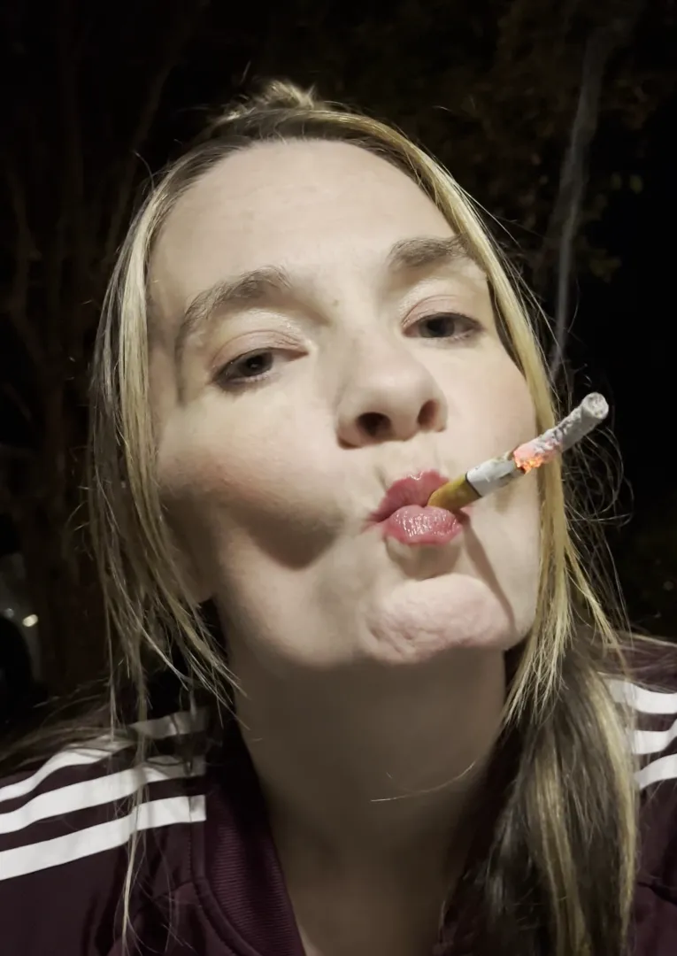 For 25 years, my favorite feeling in the world has been my black lungs burning while they soak in cigarette smoke. I've already destroyed my lungs, why would I quit?