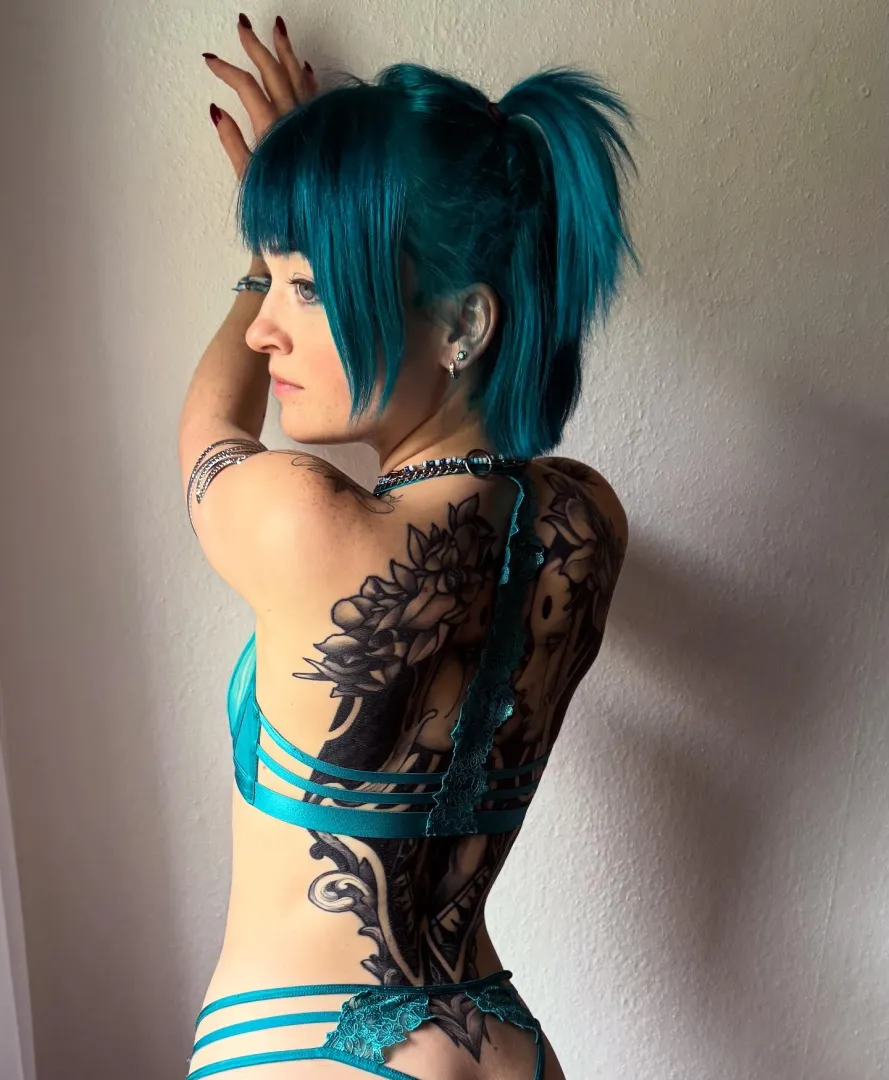 green lingerie and green hair