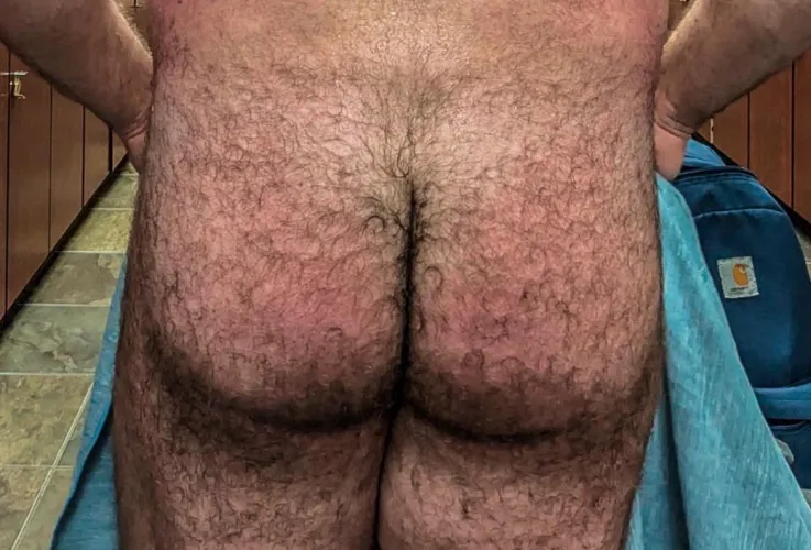 Hairy sweaty ass in the locker room