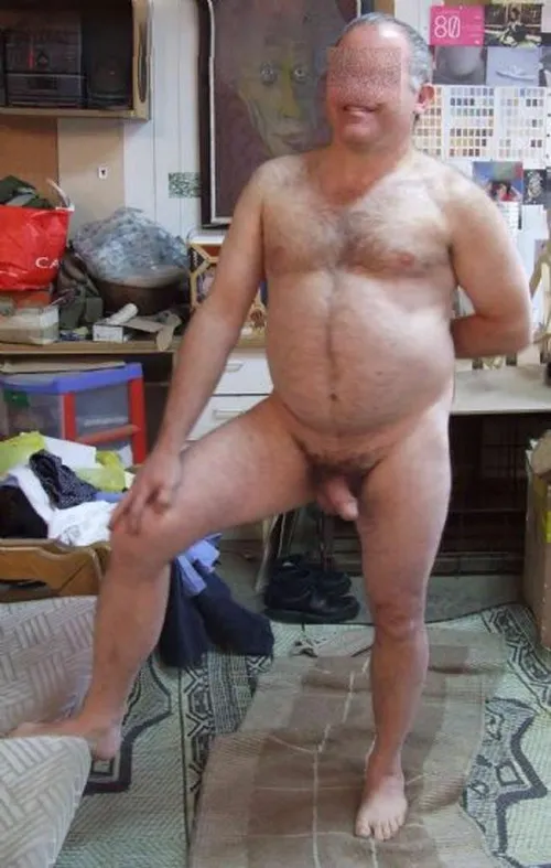 I need a hand (62), bi