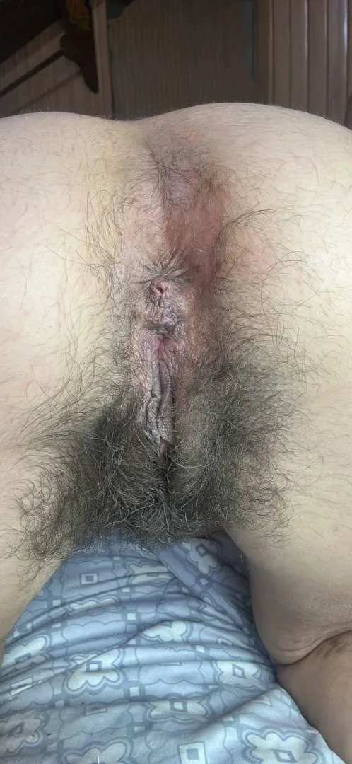 I need an older man who appreciates a hairy ass.