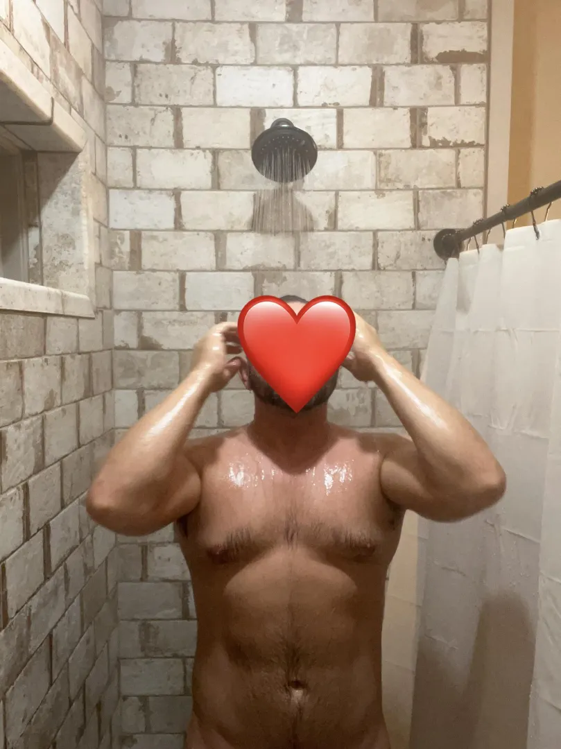 Lewisburg and Greenbrier: Hey all! Husband half of Ashland couple is going to be at the Greenbrier tomorrow night. Looking for someone to have dinner with and hang out with! No real expectations, just looking for fun company and drinks!