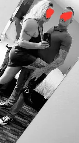 Mf couple bi female, looking for new friends.