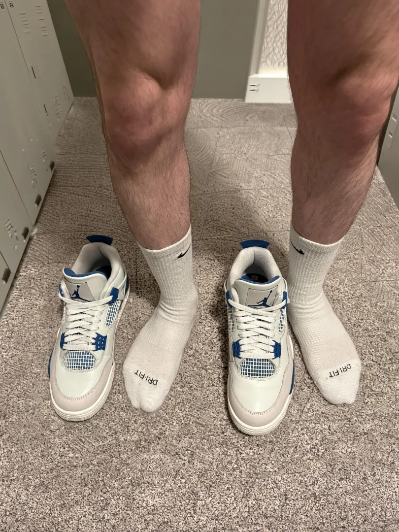 Morning lift in my Military Blue 4’s