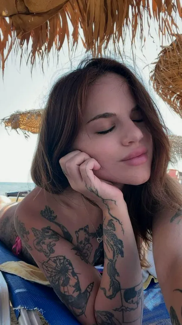 Need a cuddle buddy, arrow up if interested