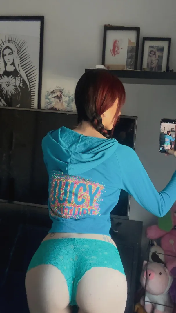 Need a host tn, kinda horny + sipping lmao - chat on lnsta: ,.lunarumes.'