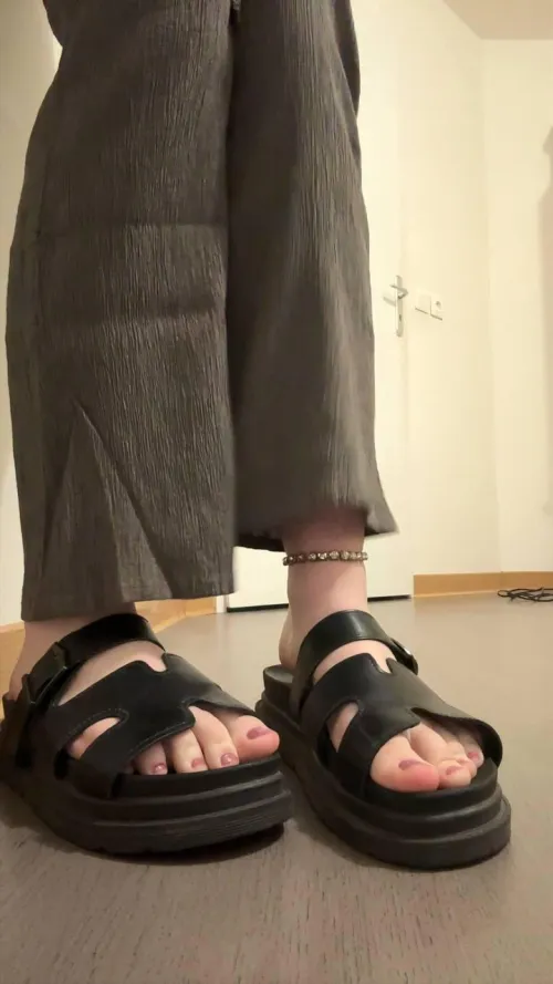 Open sandals 