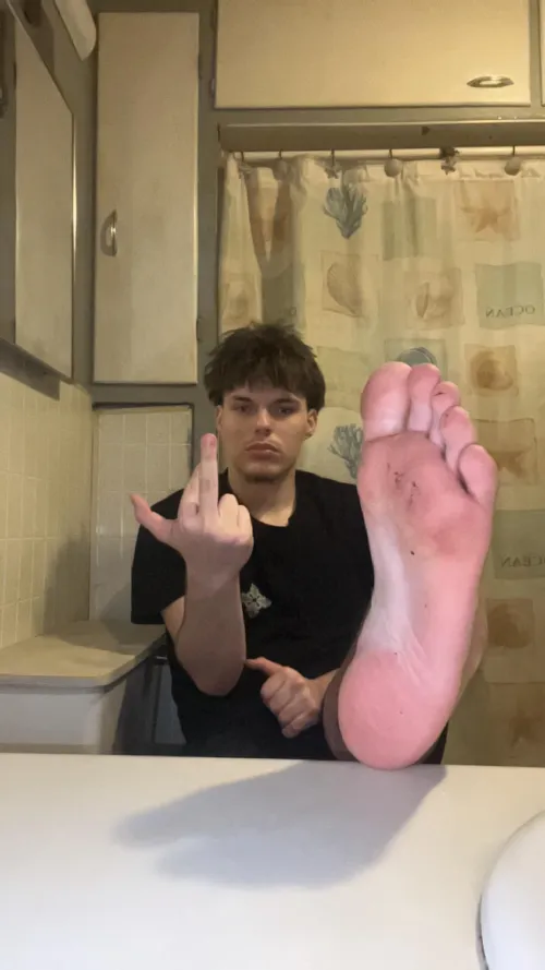 Serve these big Alpha feet