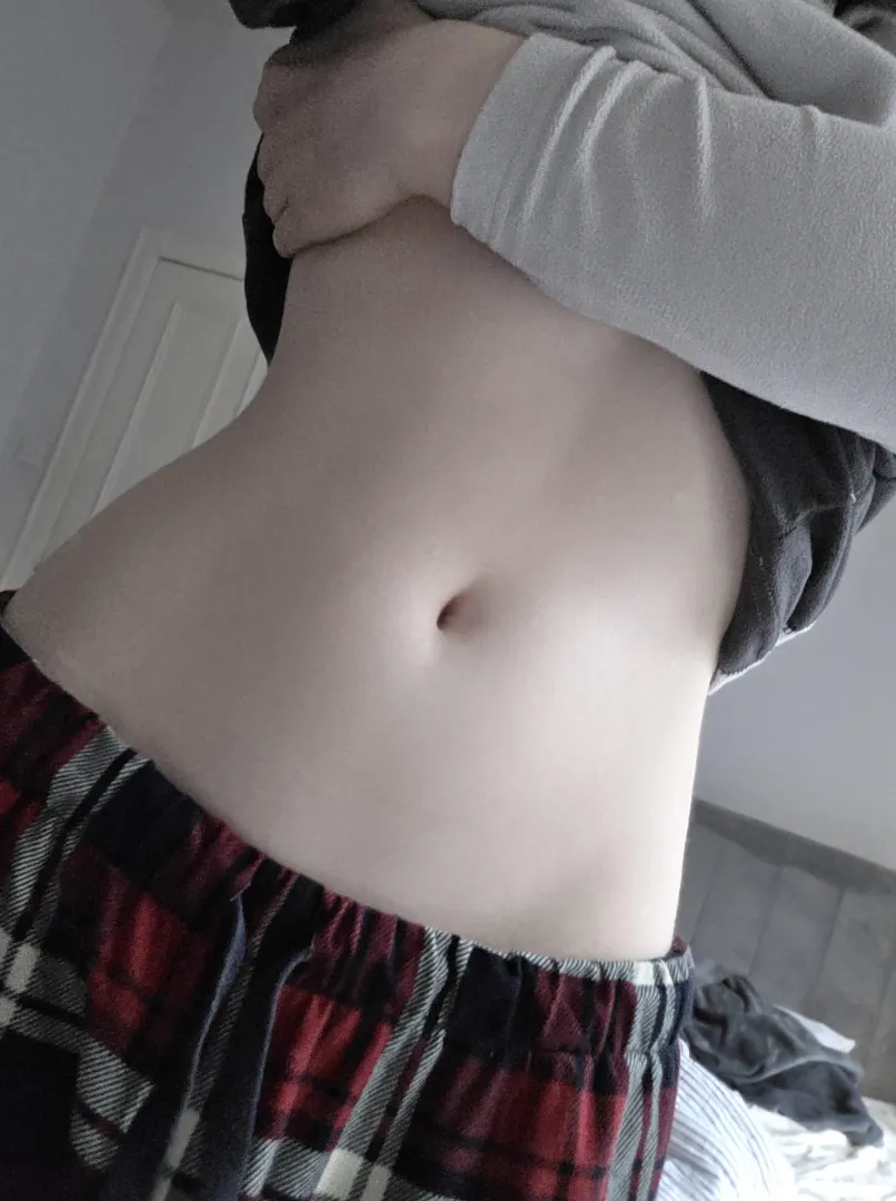 Thinking abt getting a navel piercing