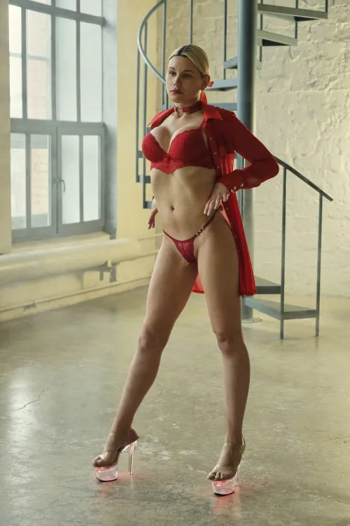 When i look at me in this outfit i can`t believe i was a male 5 yrs ago