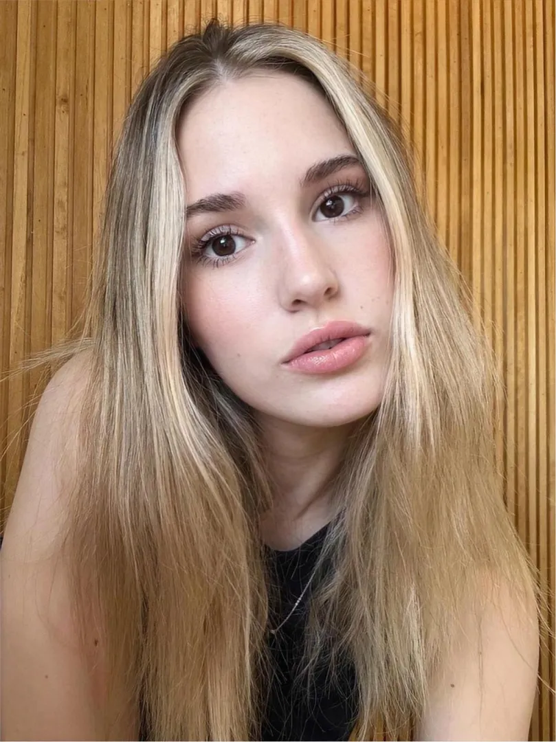 18f posting before i overthink the caption too much