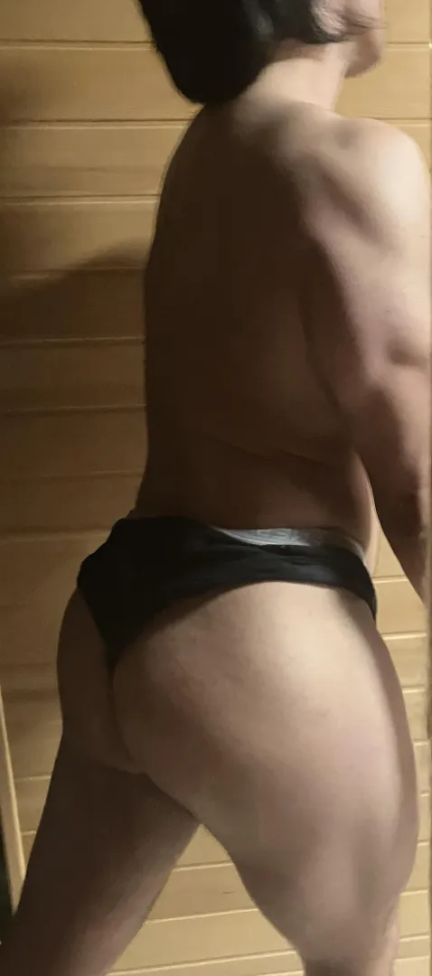 25M and very submissive