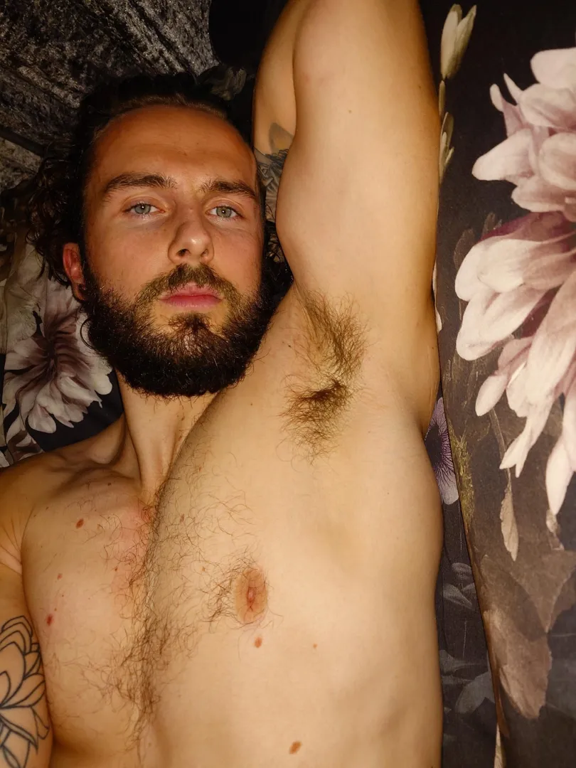 (31) All musky after the gym