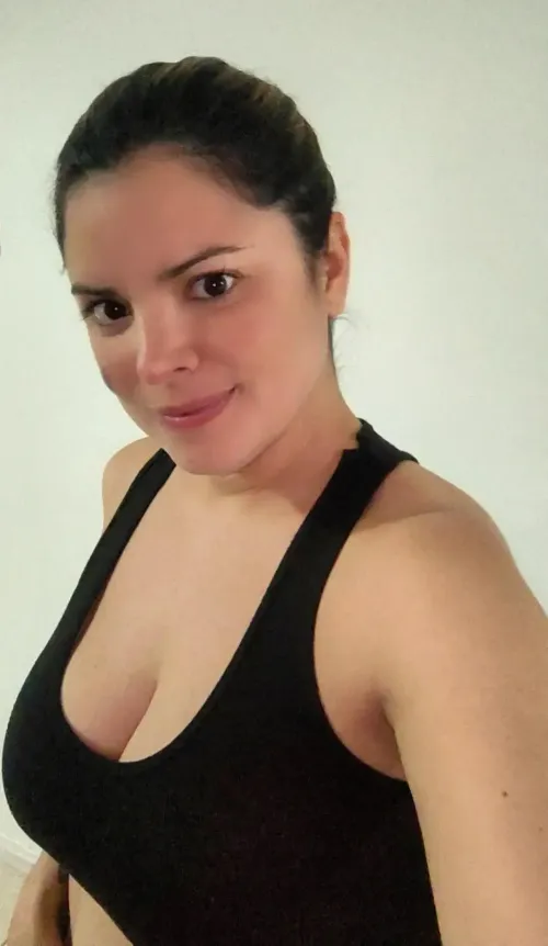 A MILF who knows how to relax… and make you melt