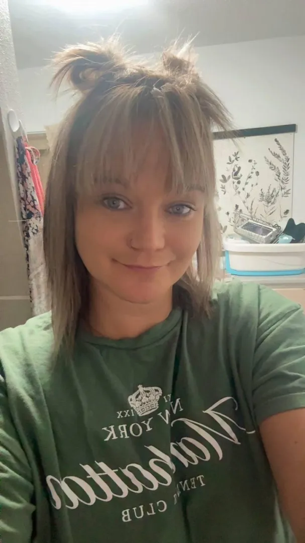 Any married guys willing to fuck me??