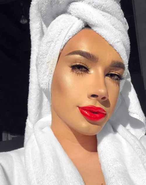 Do you wanna kiss him?