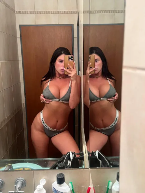 F33.. Someone please come abuse me