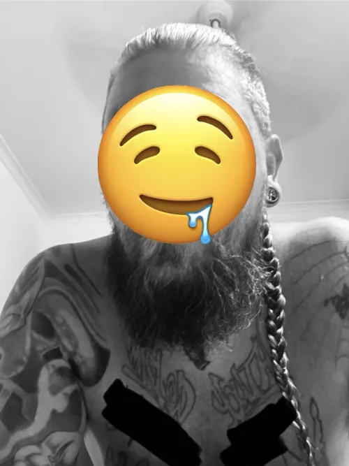 First 50 to say hi will get a hi in return (M) 44