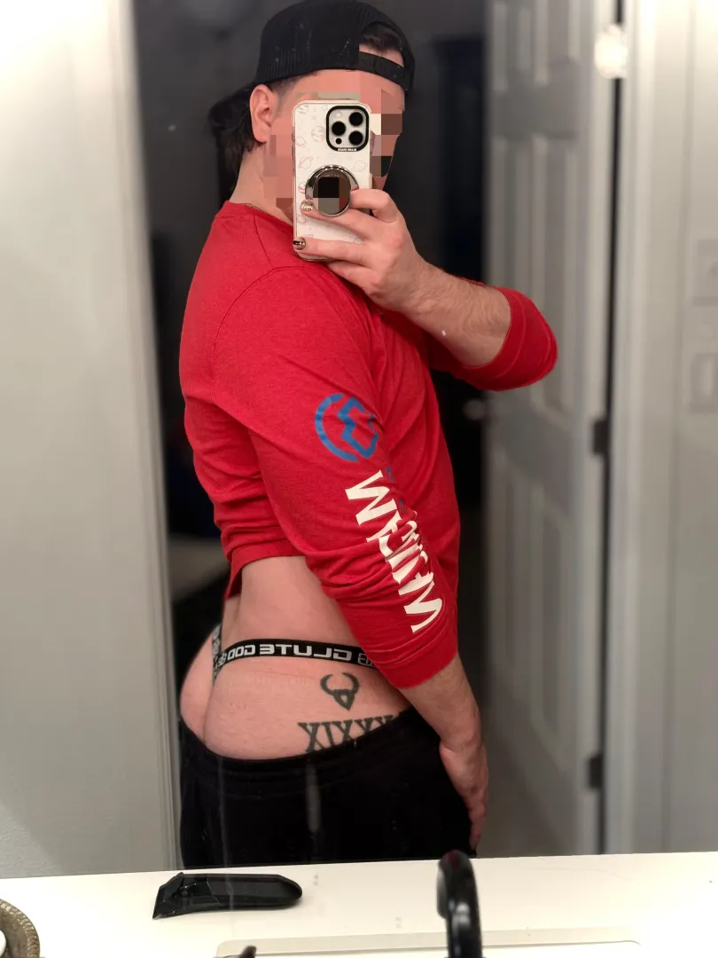 Gym ✔️ Thong ✔️ Showing Tail ✔️