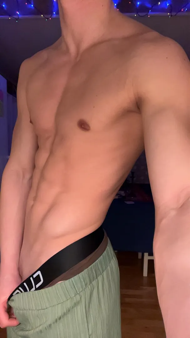 Hi, New here ! Killer Abs? 
