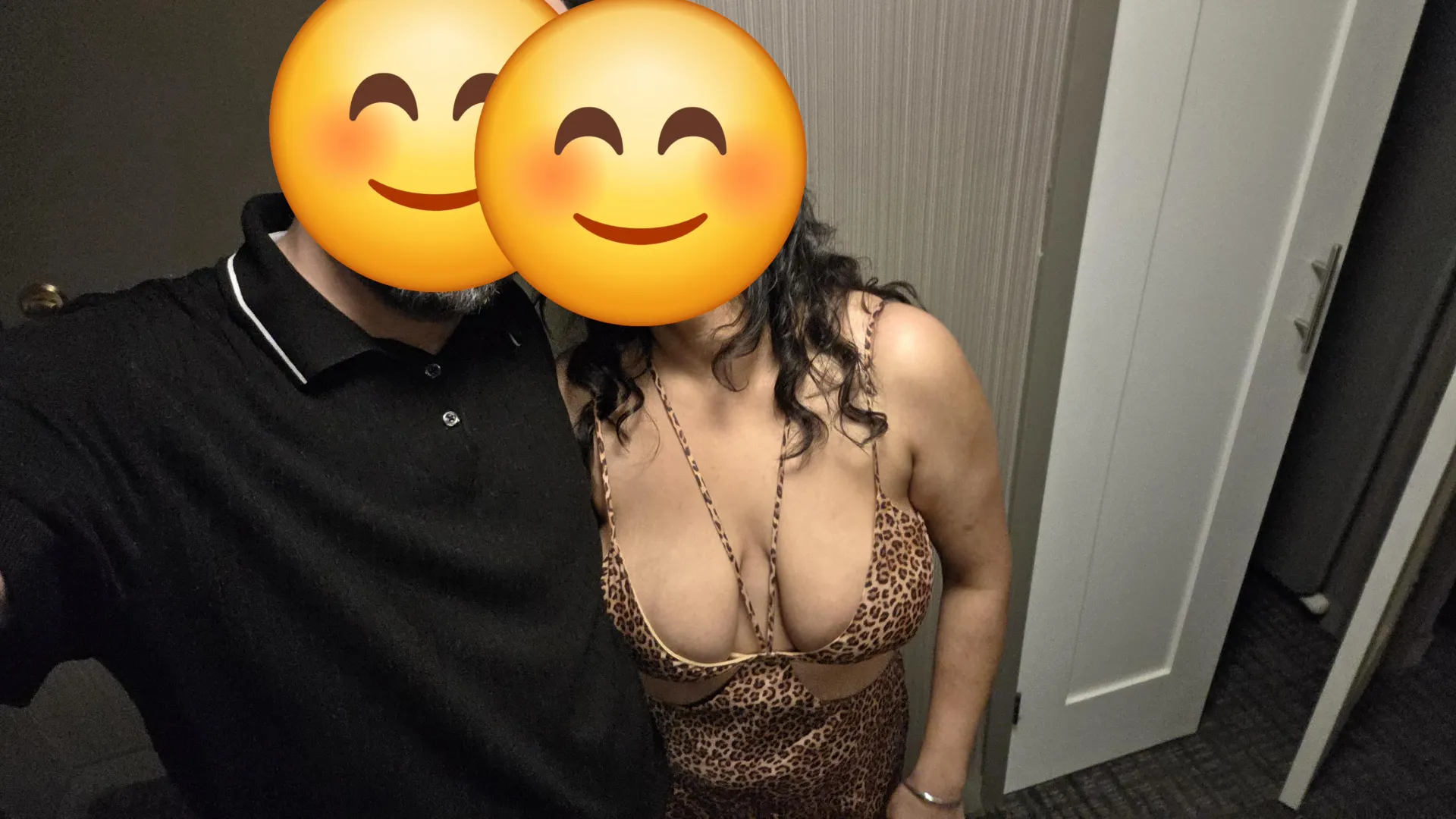 [MF4MF] Toronto/GTA - Fit Couple (43M/37F) Seeking Playful Pair for Hotel Fun Next Weekend