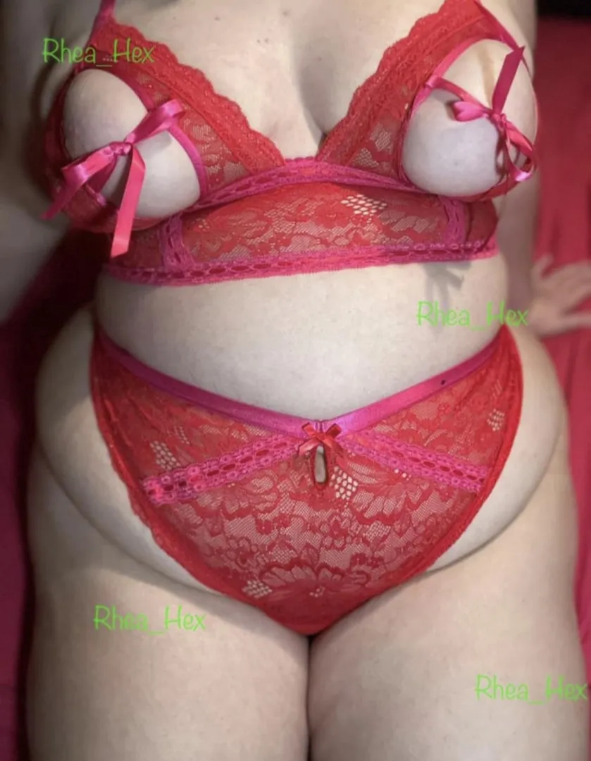 Pink and red lace, how sexy