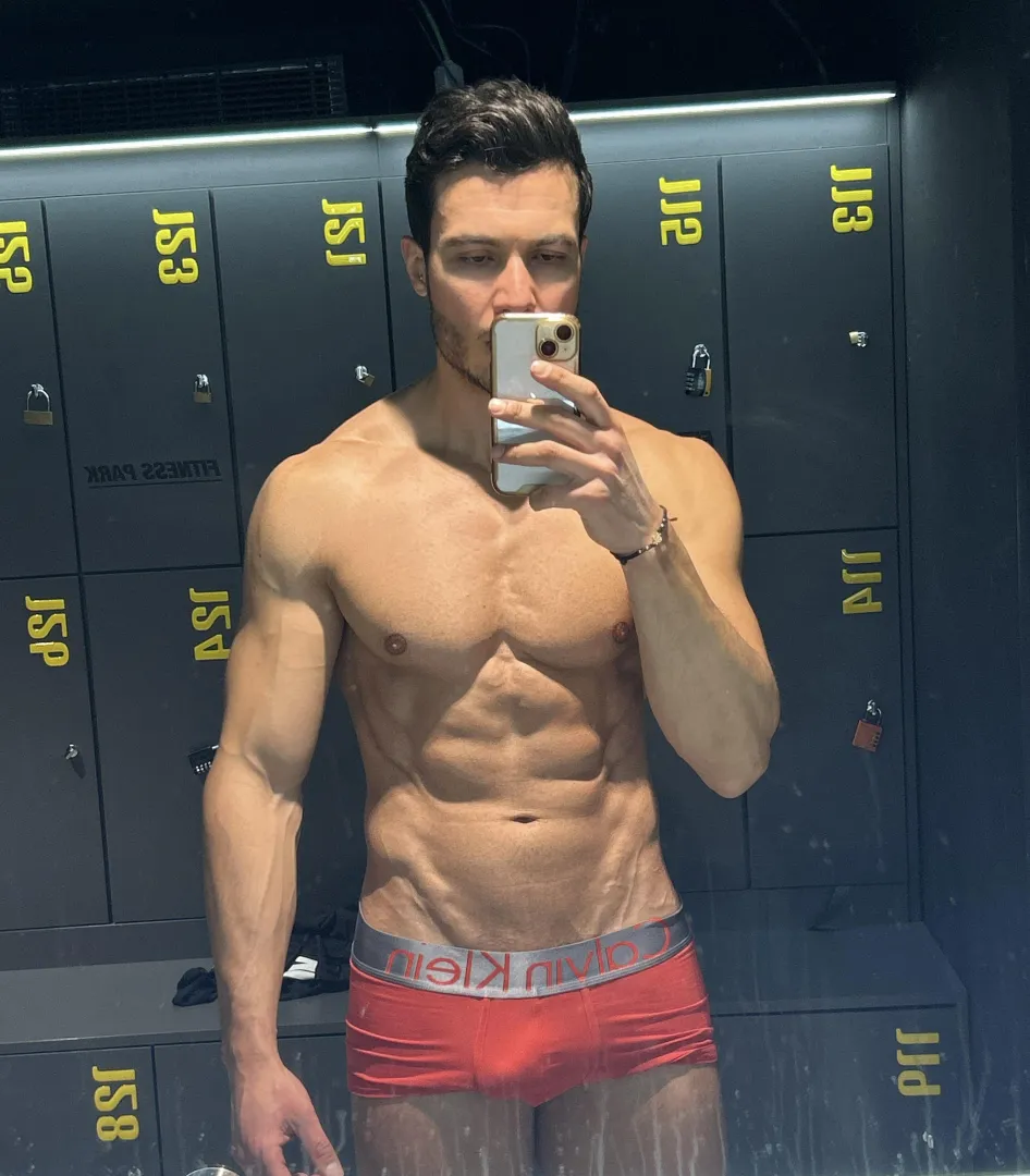 Post-workout: is the bulge too obvious?