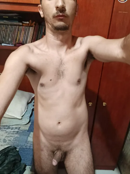 Sozinho aqui em meu quarto!