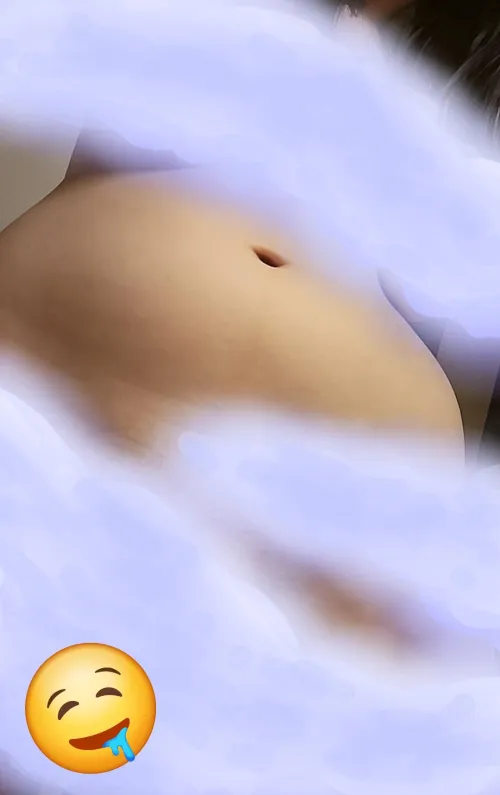 Stop being such a nerd ass loser and goon to a real woman, we both know you'd rather see what's under my clouds!