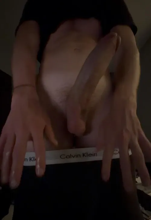 upvote if my dick is bigger than yours :) (p.s leave a comment if it’s not even close)