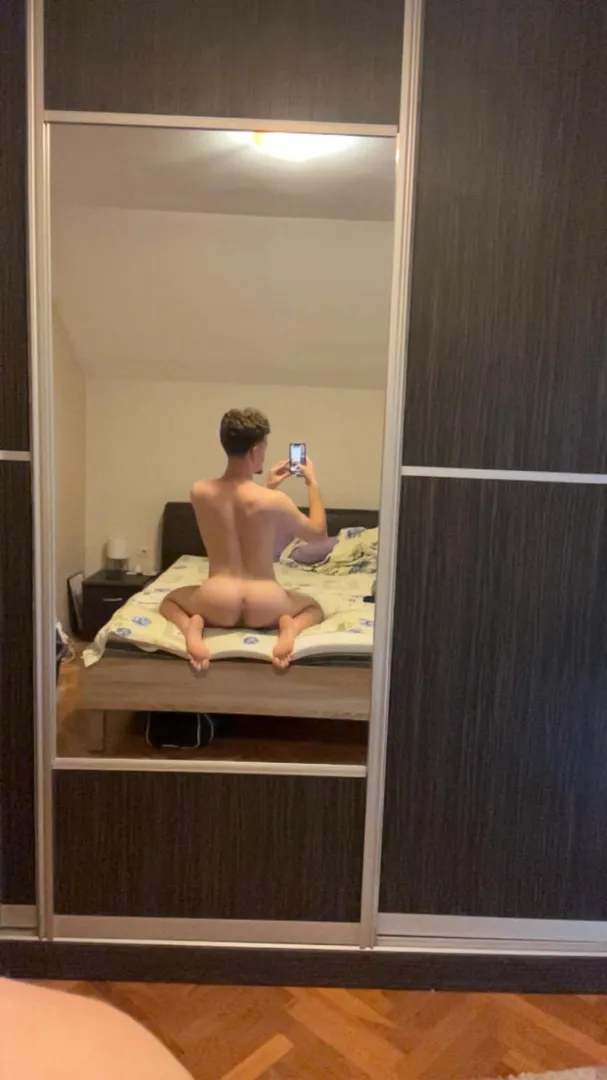 19 upwote if u wanna slap it