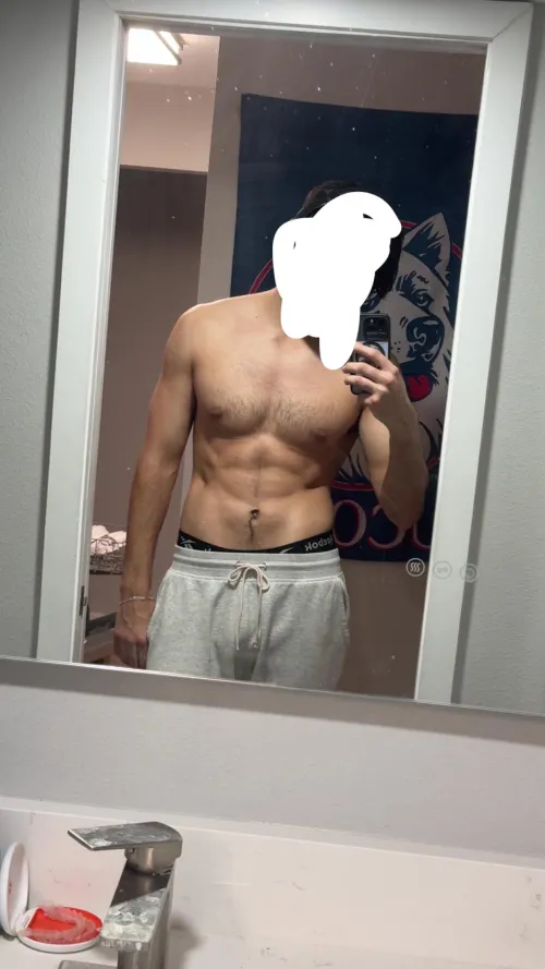 23 [M4F] #Orlando - Tall fit and hung can host and send pics dm me