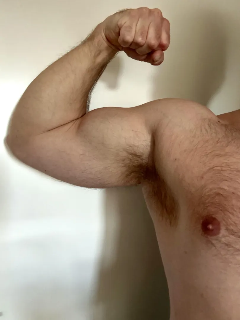 Finishing the week with a bit of bicep and pit check 