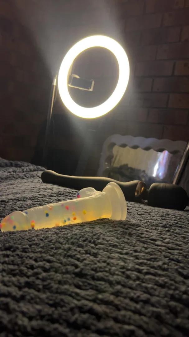 Girls gotta pay her bills, you know what time it is gremmy2002 ask for my menu 